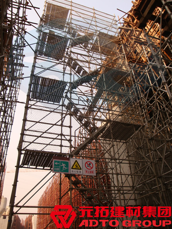 為何盤(pán)扣式腳手架如此受歡迎？安全防范措施怎么做？